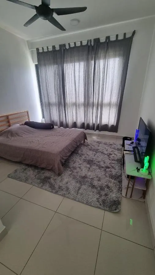 Lovely One Bedroom Studio Unit. Sungai Buloh Apartment