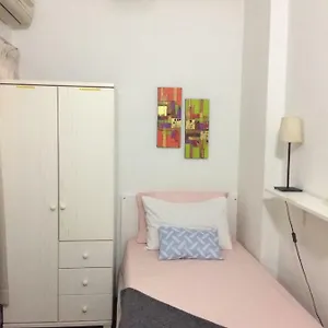 Cozy Single Bed Wifi Ac And Foldable Mattress Guest house